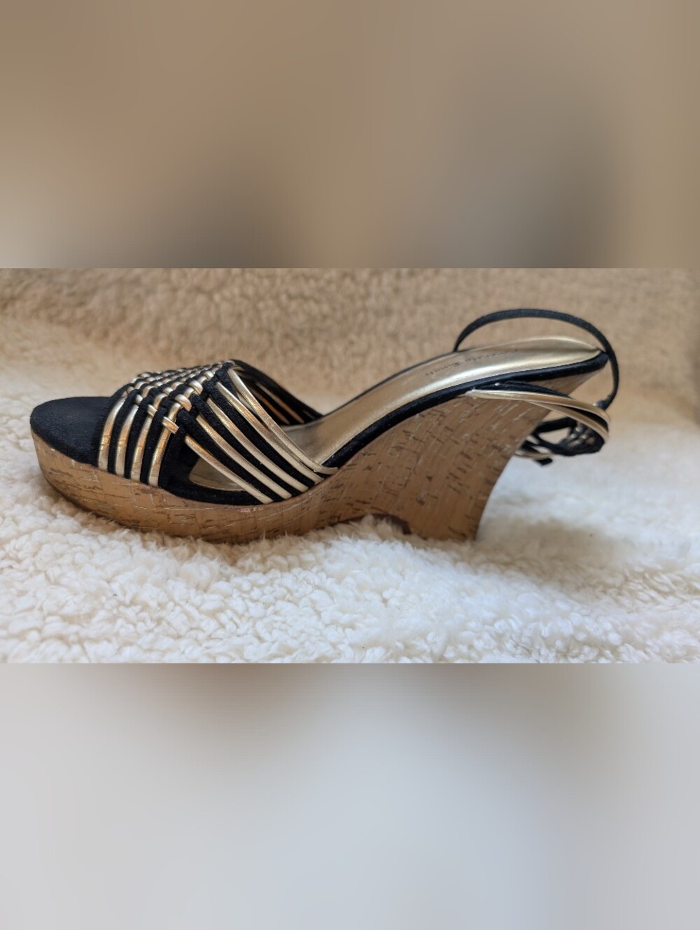 Amanda Smith Black and Gold Wedge Sandals - Women Size 7.5